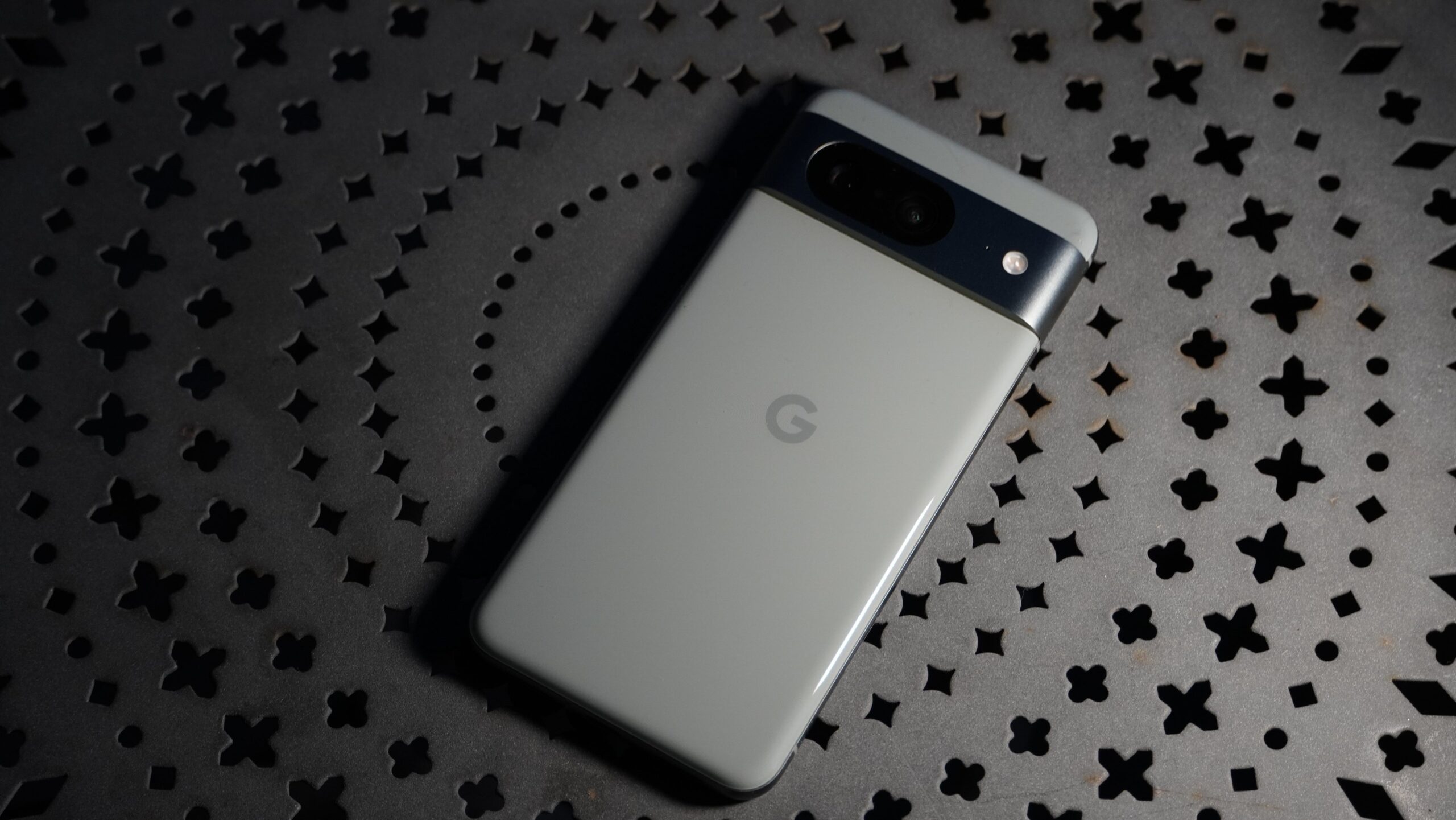 Google Pixel 8 to Feature On-Device Gemini Nano AI