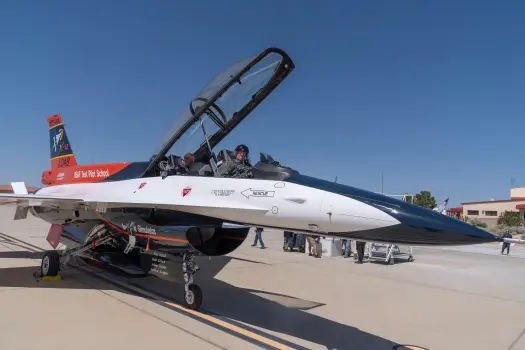 US Air Force Unveils AI-Controlled F-16 Fighter Jet, Revolutionizing Combat Capabilities